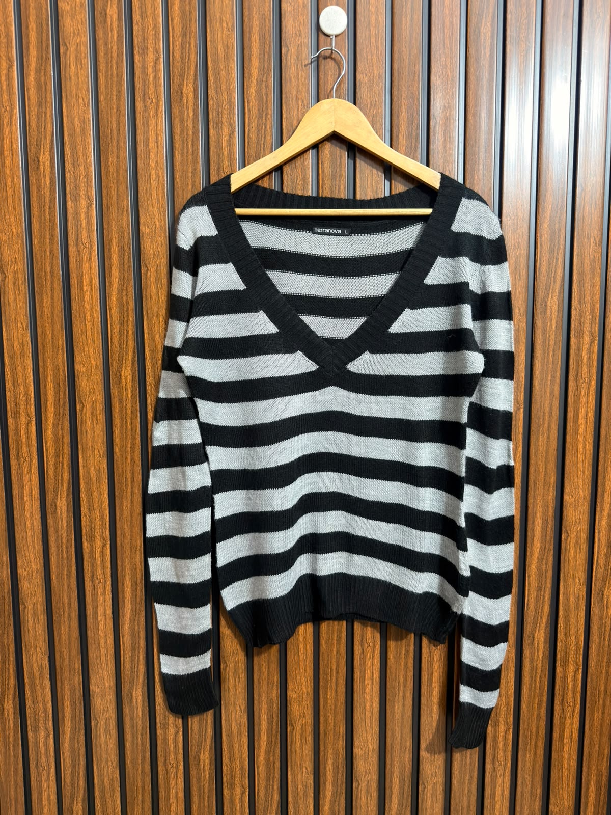 Chest 21  Lenght 26 Western Womens Sweater