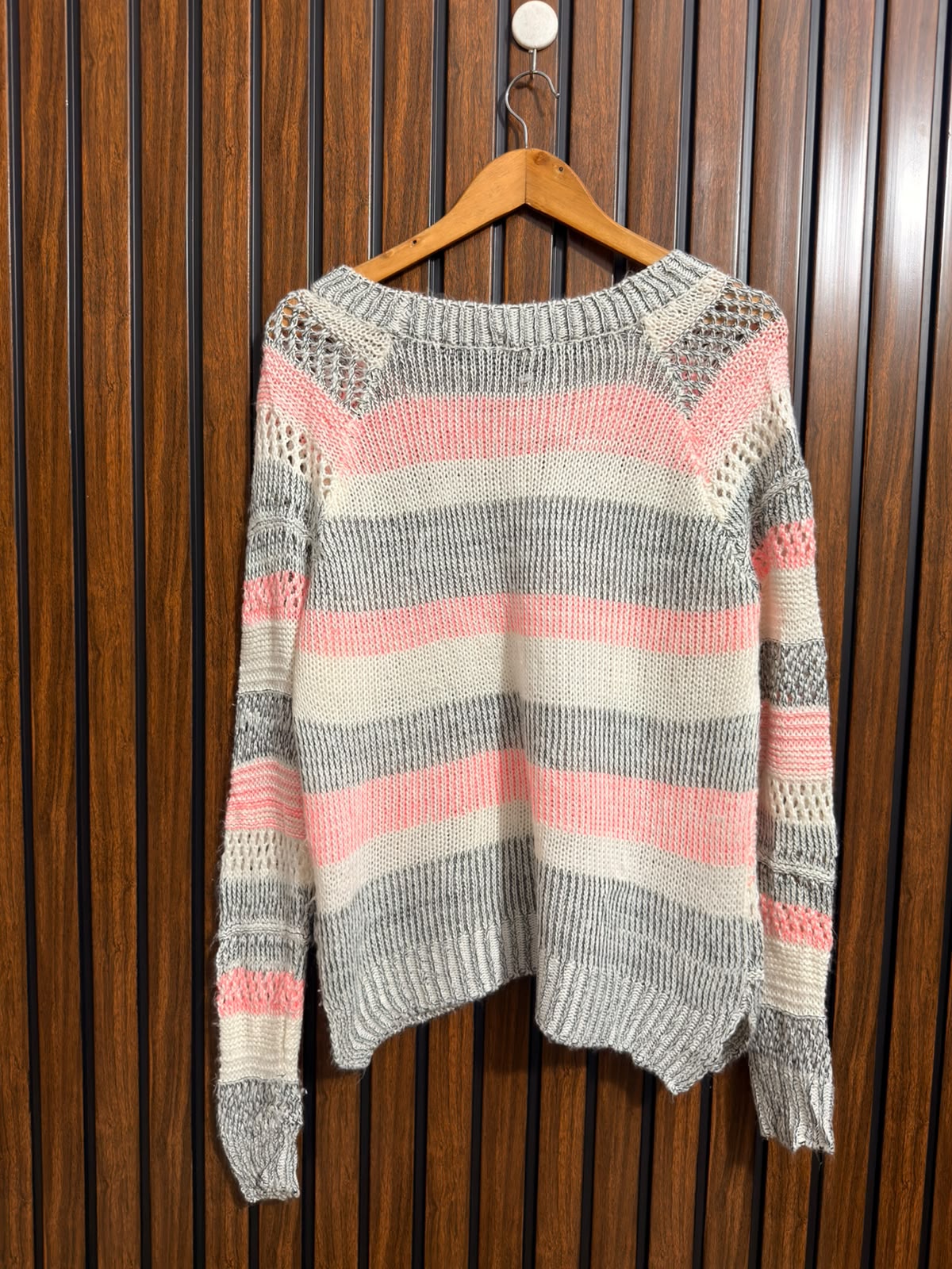 Chest 20  Lenght 26 Branded Ladies Winter Sweater