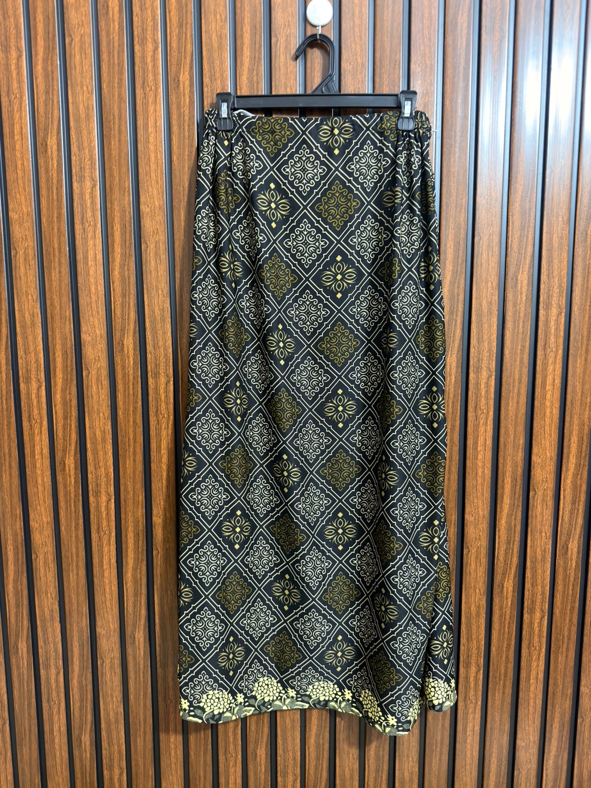 Waist 30  Lenght 38  Fabric silk Western Skirts
