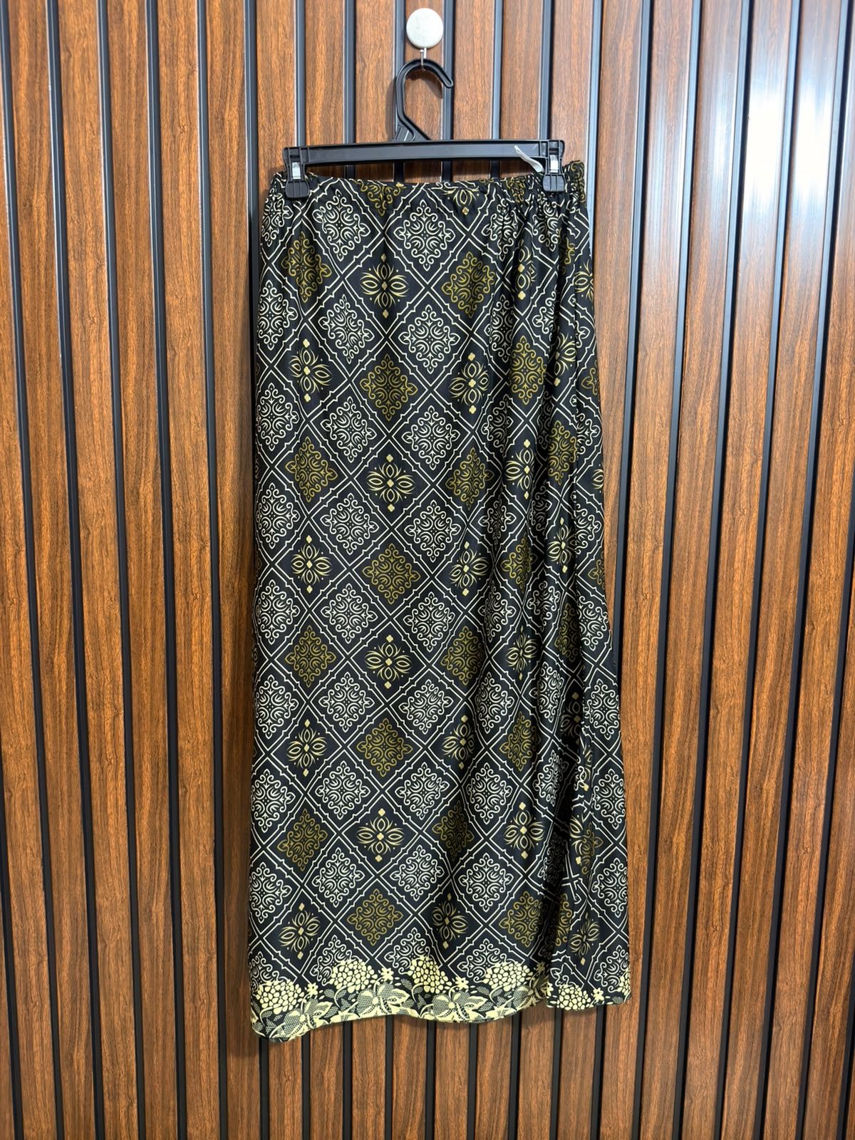Waist 30  Lenght 38  Fabric silk Western Skirts