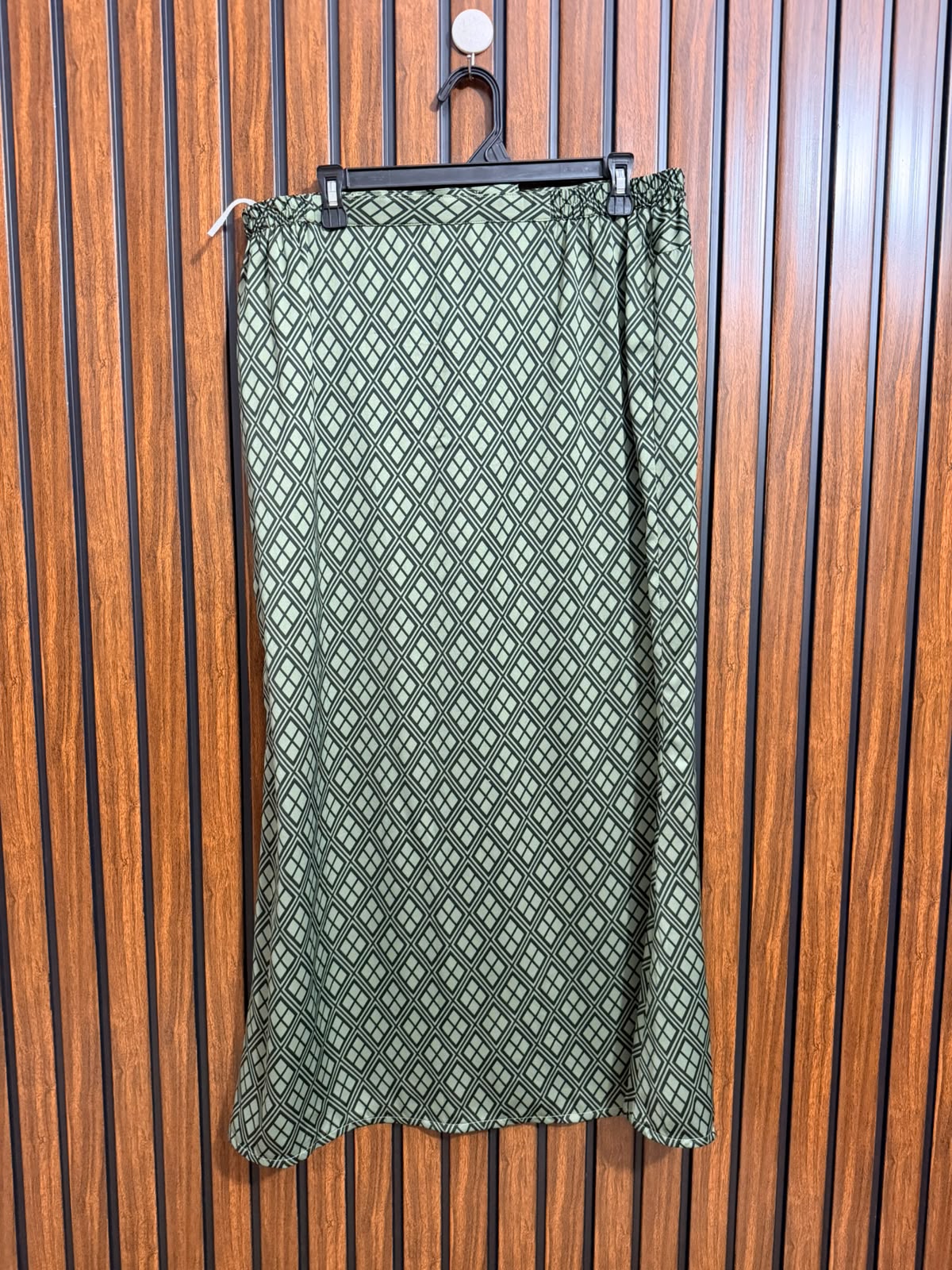 Waist 34  Lenght 36  Fabric silk Ladies Premium Skirt