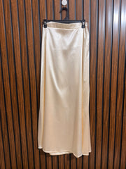 Waist 30  Lenght 38  Fabric silk Ladies Branded Skirt