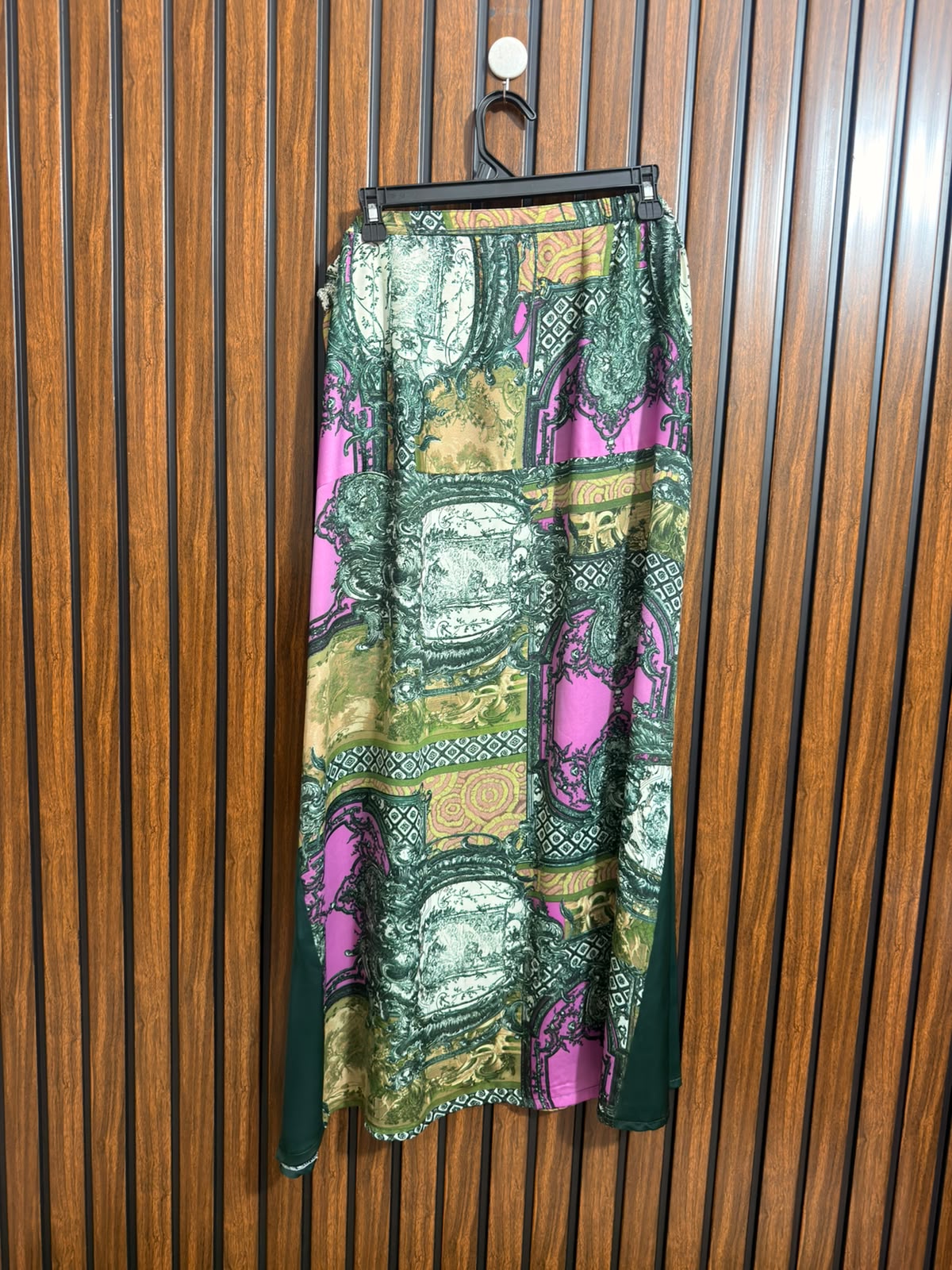 Waist 40  Lenght 38  Fabric silk  Ladies Western Wear
