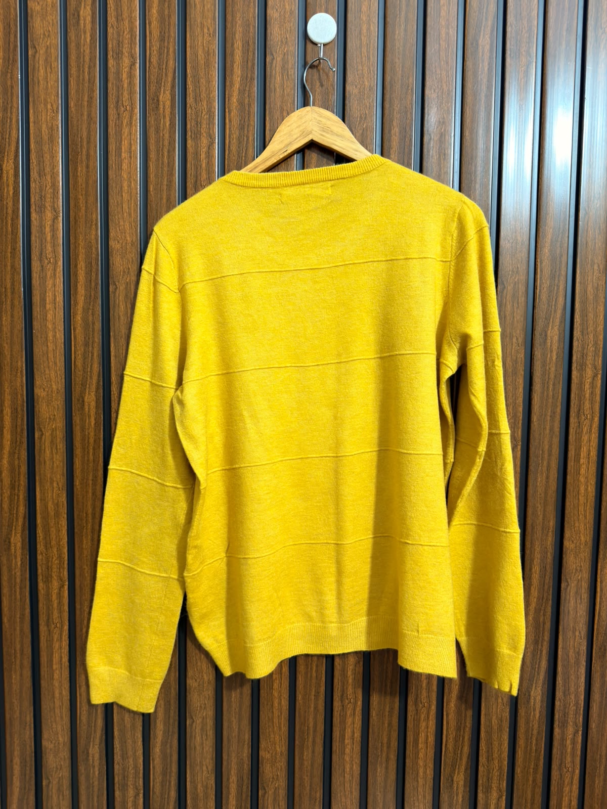 Chest 20  Length 22 Branded Ladies Winter Top