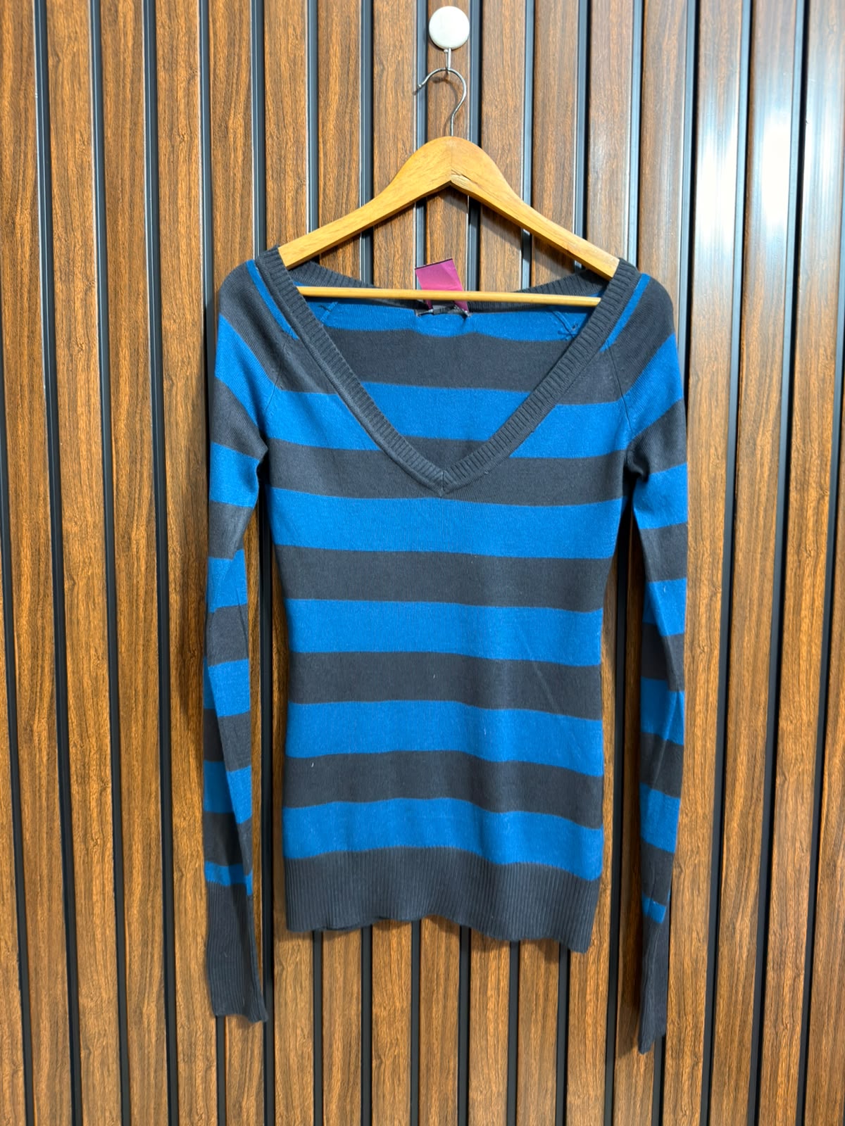 Chest 18  Length 25 Ladies Branded Winter Top