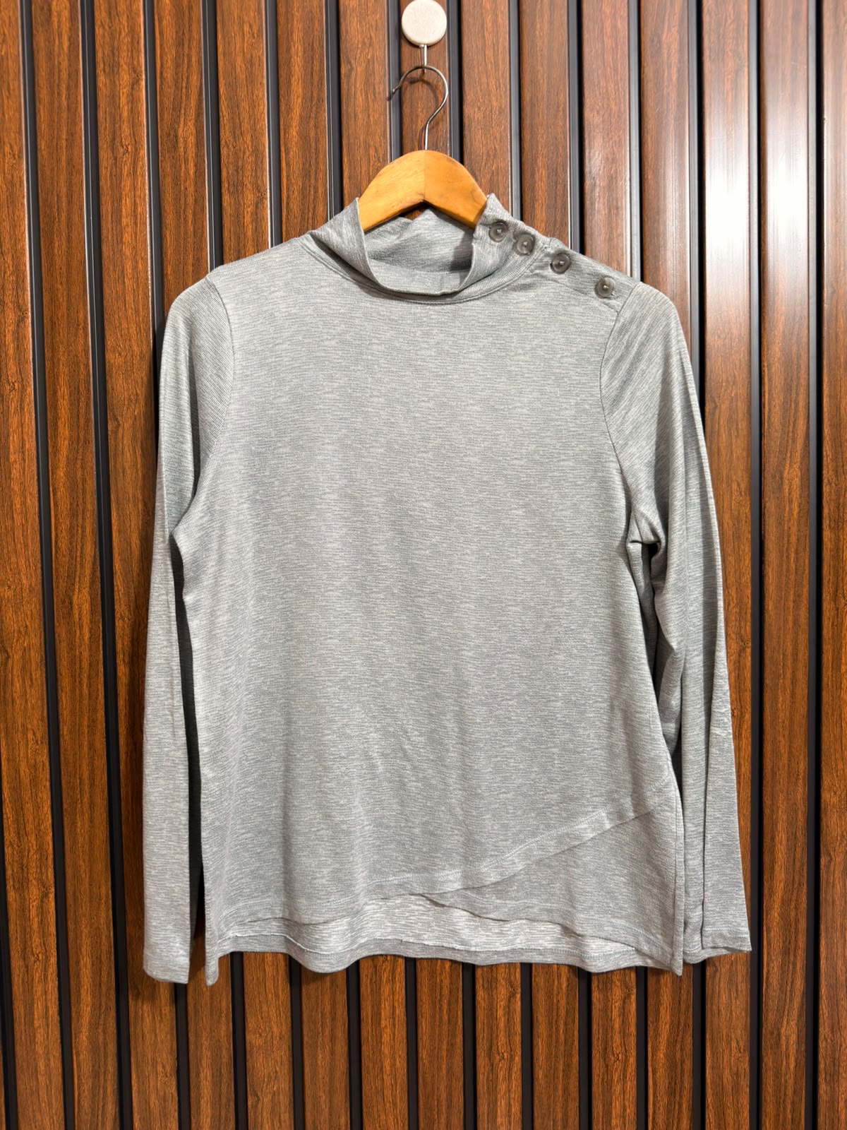 Chest 19  Length 23 Western Womens Winter Top