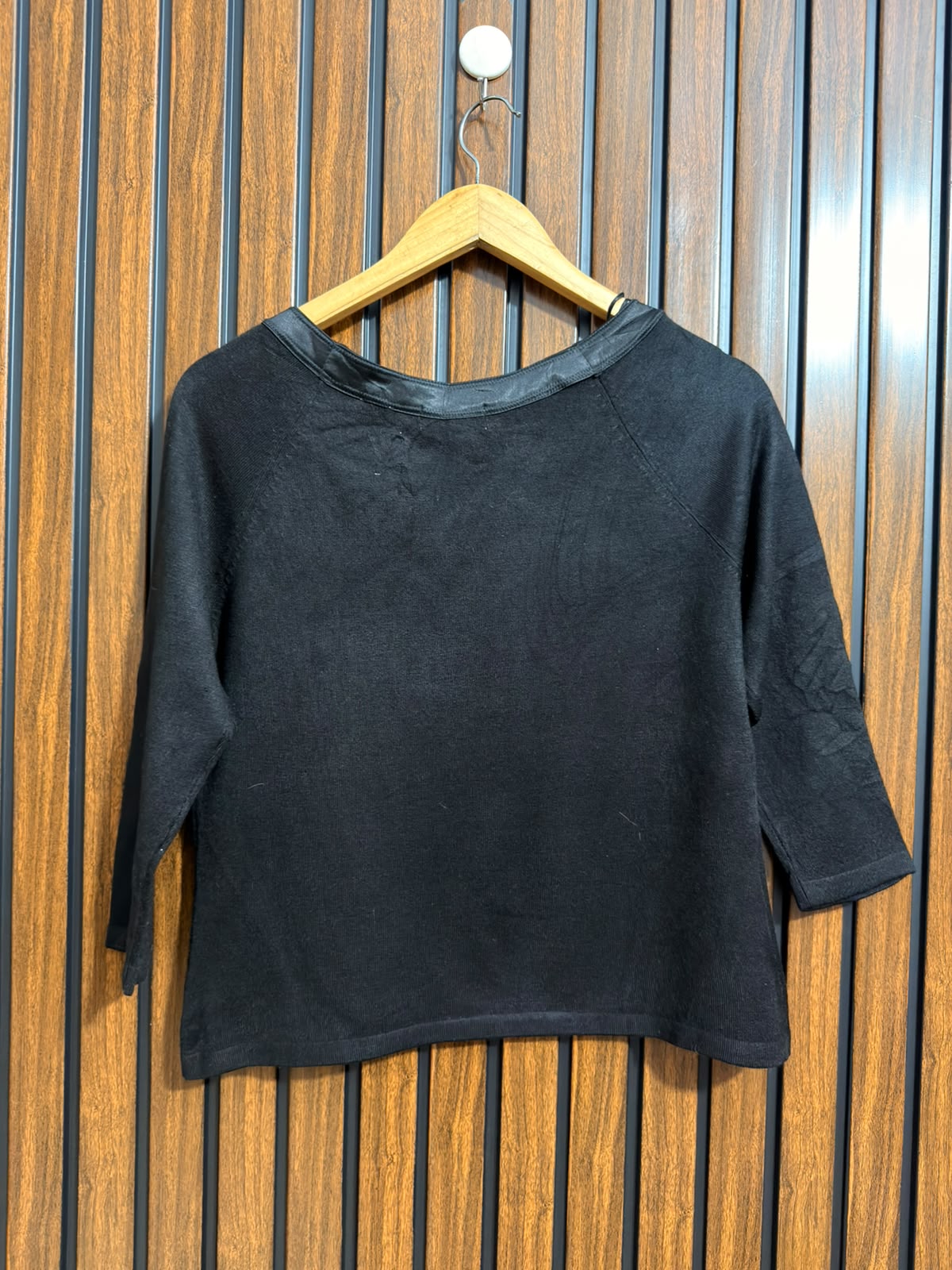 Chest 17  Lenght 19 Womens Winter Top Line