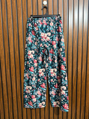 Waist 28  Lenght 37  Fabric linen Branded Womens Trouser
