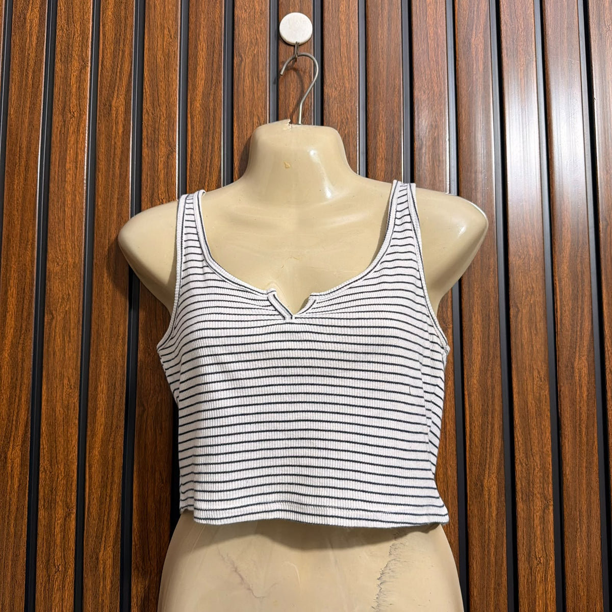 Chest 19  Lenght 13  Fabric jersey Western Womens Wear Crop Top