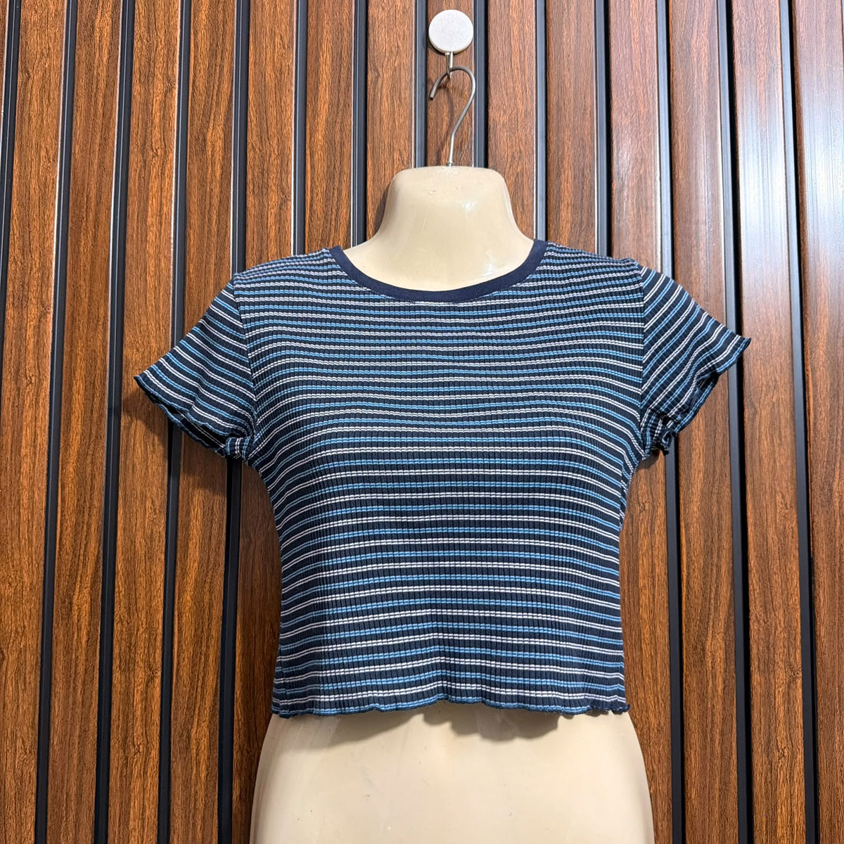 Chest 20  Lenght 14  Fabric jersey Western Ladies Crop Top