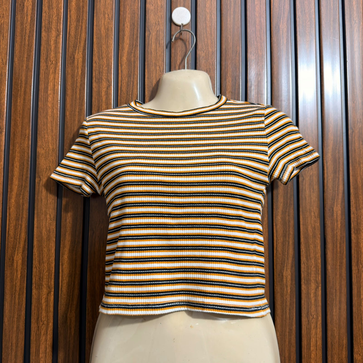 Chest 20  Lenght 14  Fabric jersey Ladies Simple Crop Top
