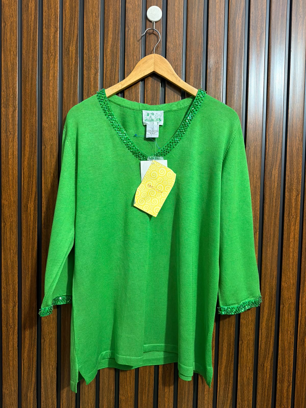 Chest 21  Lenght 26  Ladies New Sweater