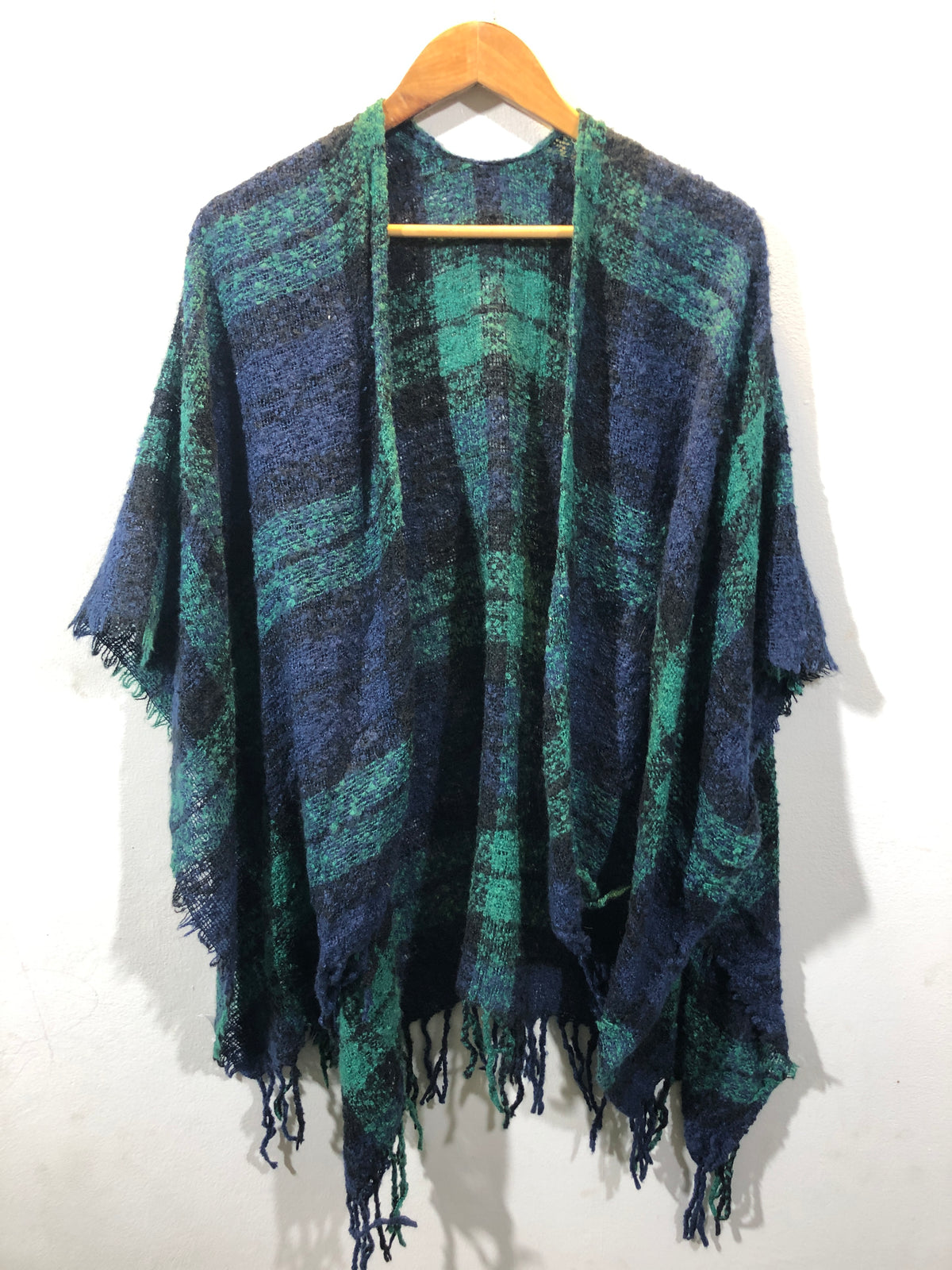 Stylish Western Shawls for Women’s Winter Wardrobe