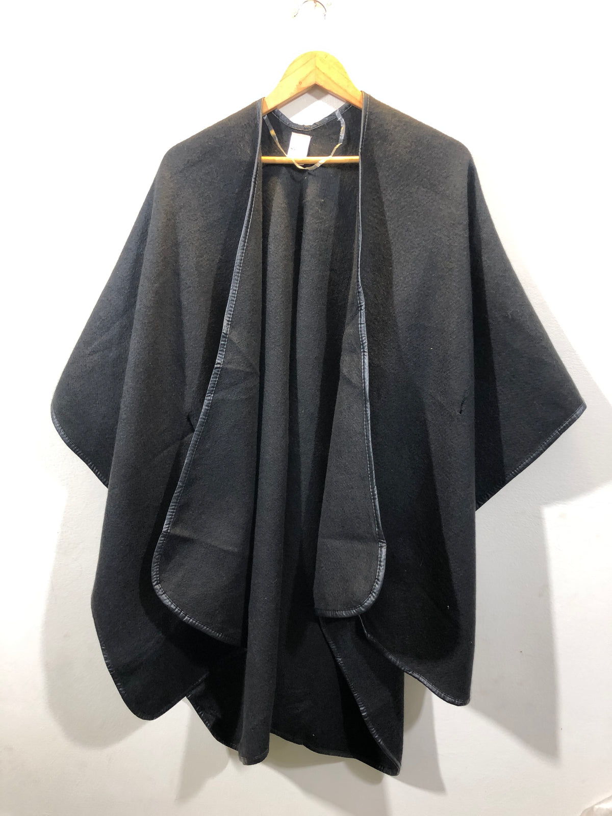 Women’s Western Shawl for the Cold Weather