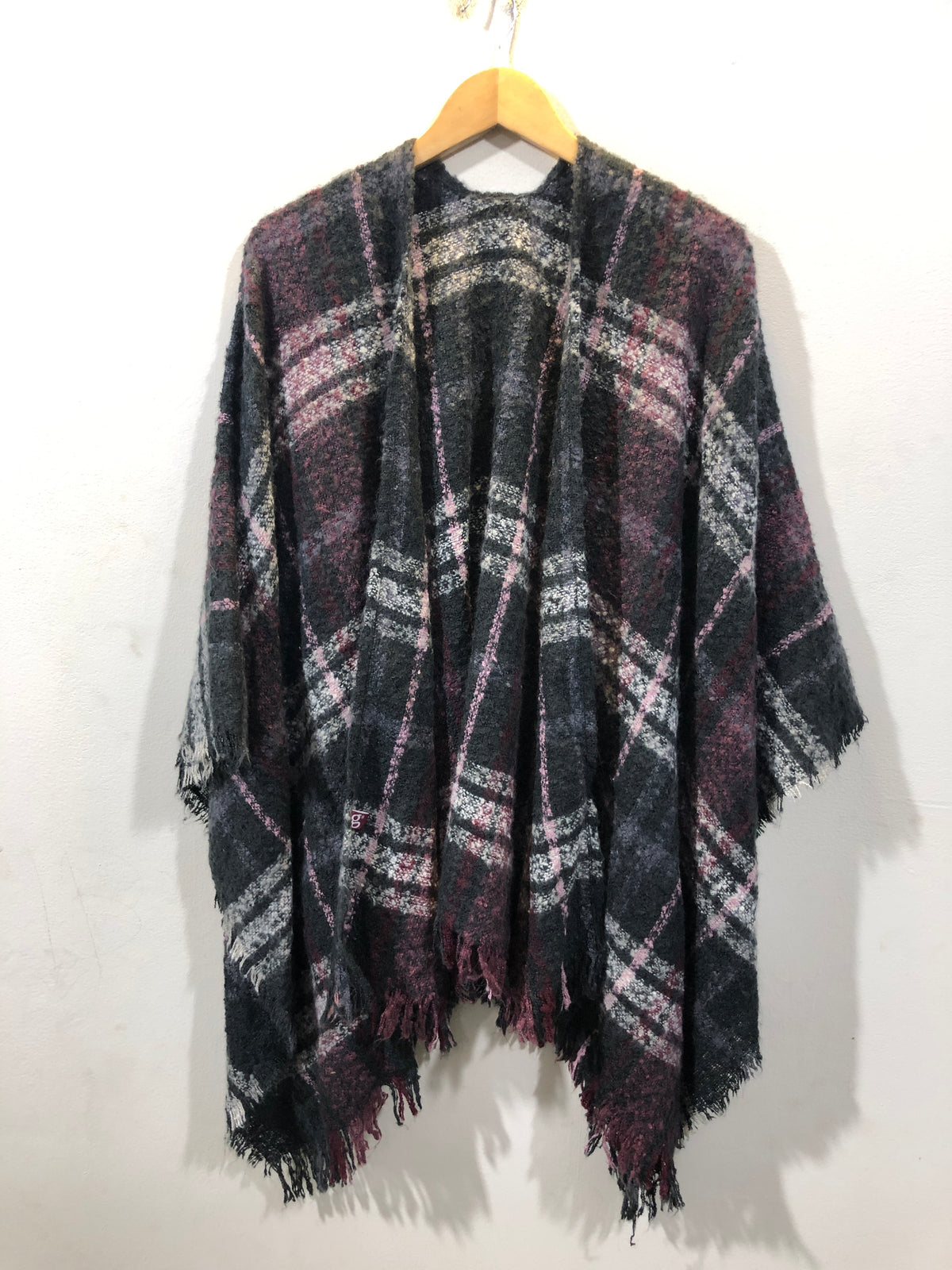 Stay Warm with Western Women’s Winter Shawl