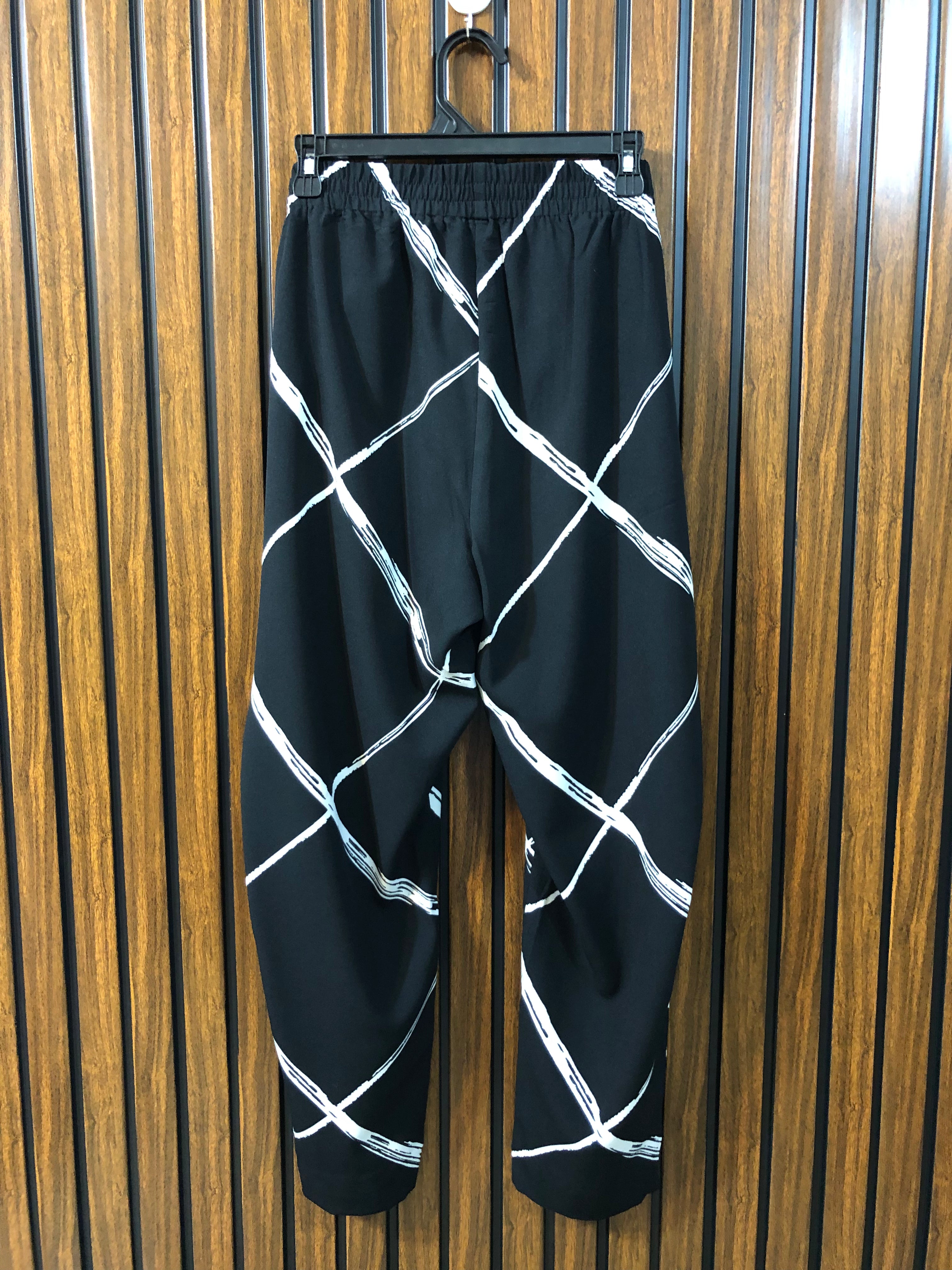 Waist 42 To 44  Length 38  Fabric Silk Trendy Casual Trousers