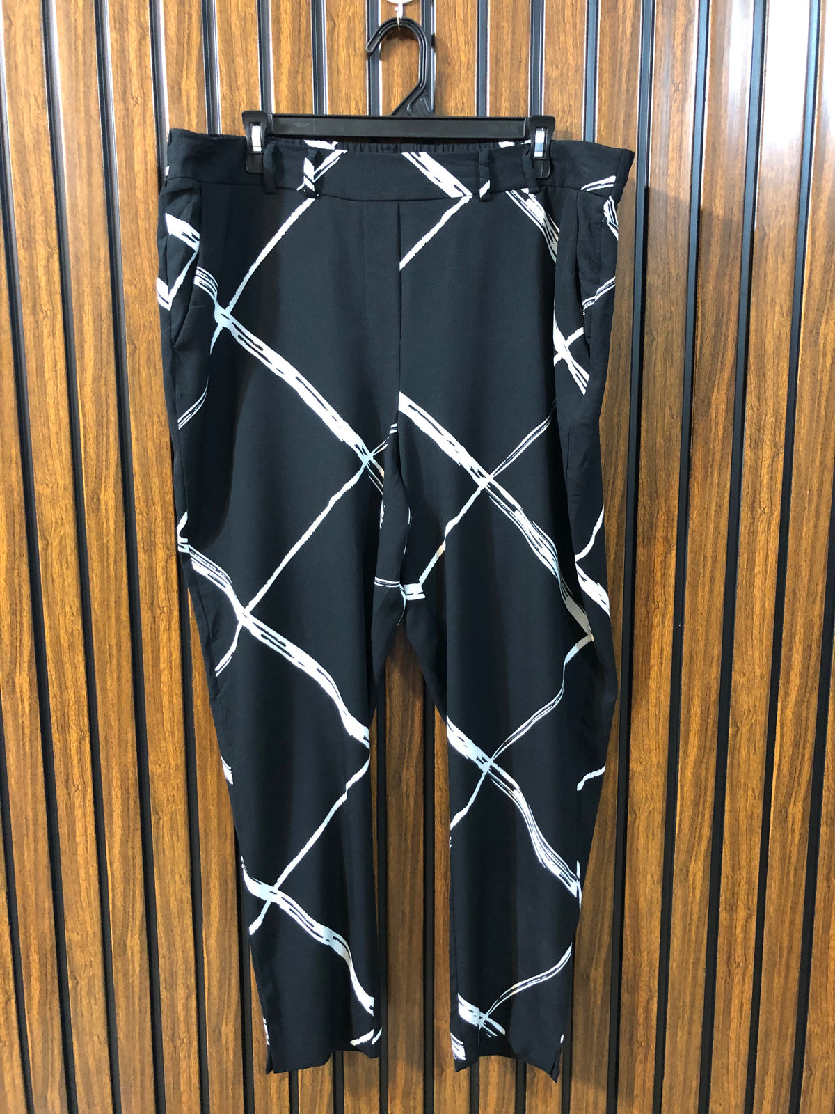 Waist 42 To 44  Length 38  Fabric Silk Trendy Casual Trousers