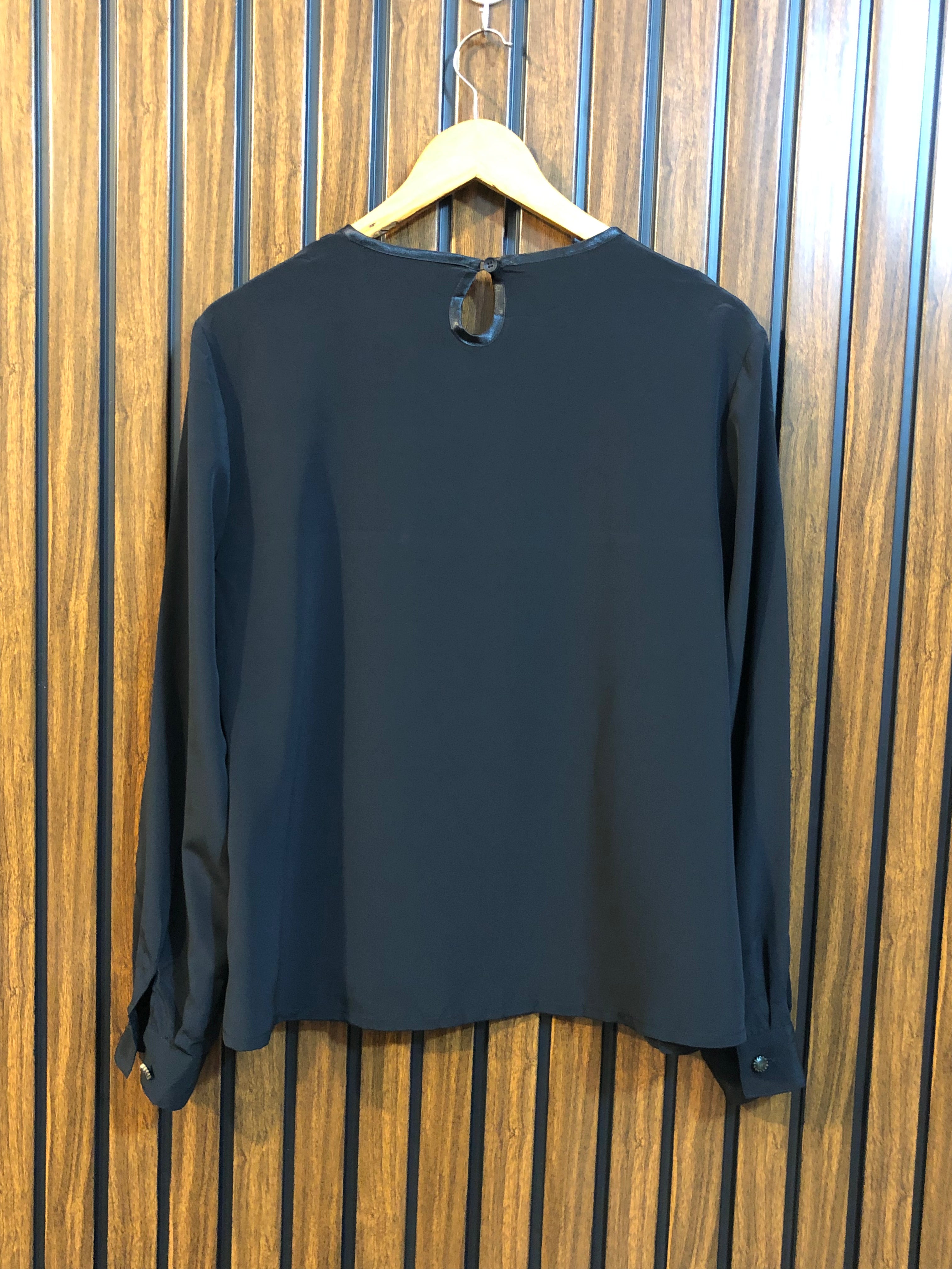chest 20  lenght 24  fabric silk Women’s Fashion Tops