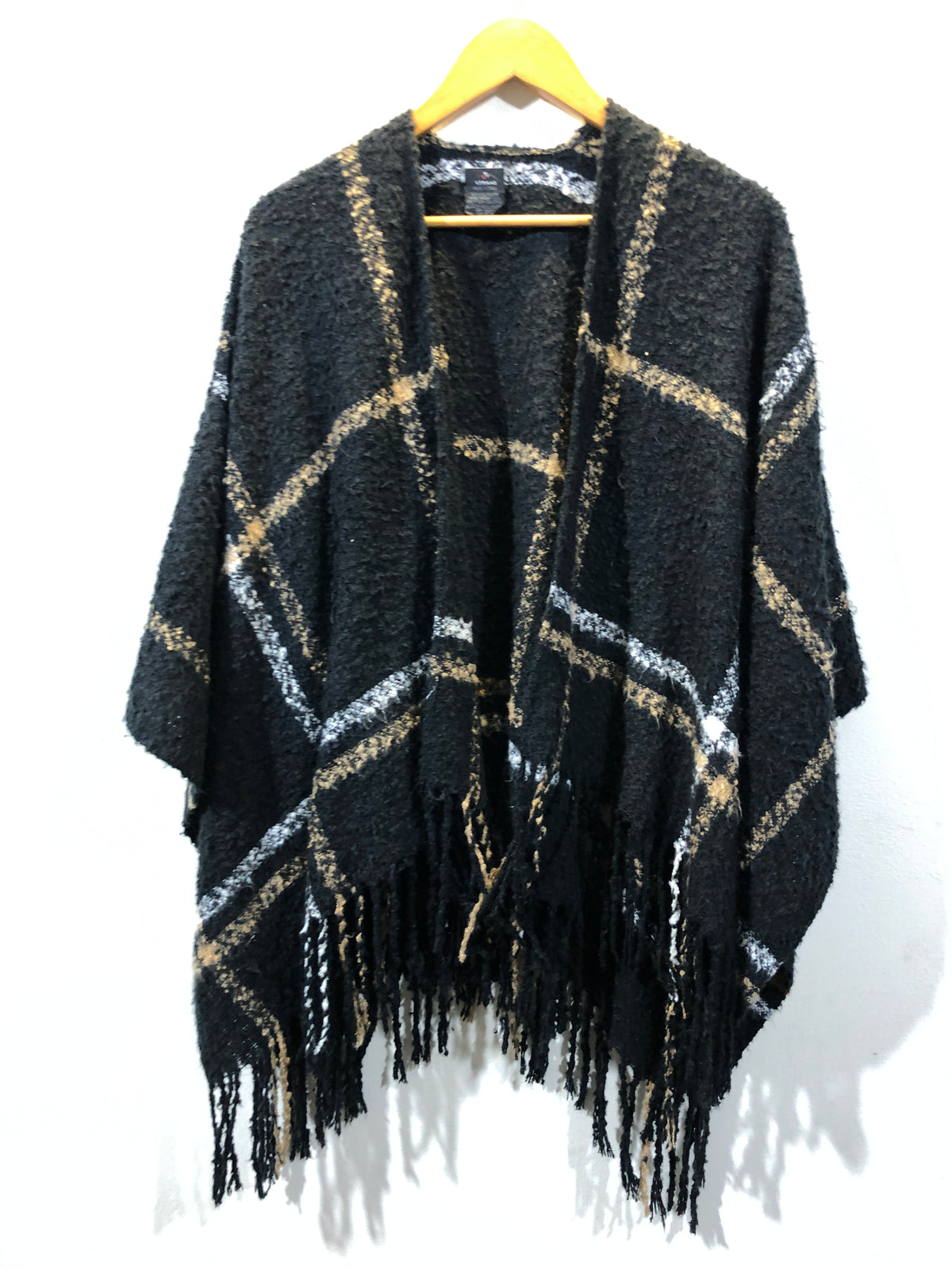 Warm Up in Style: Women's Western Winter Shawls